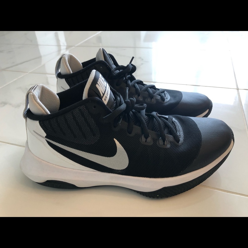 Nike “ Air Versitile” women basketball shoes